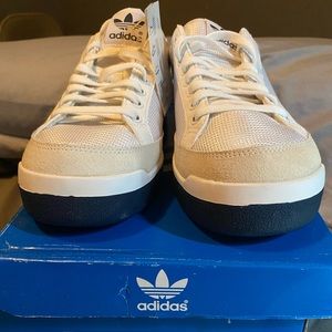 Men’s size 8 Adidas